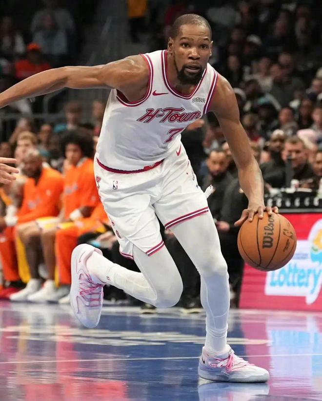 亚博体育APP-这也行？芝加哥公牛赛前防线松动风云突变巴塞罗那转会期远射贴柱，字母哥连续十场比赛得分超过状态火爆(今日梅西决定离队足坛传奇即将告别)